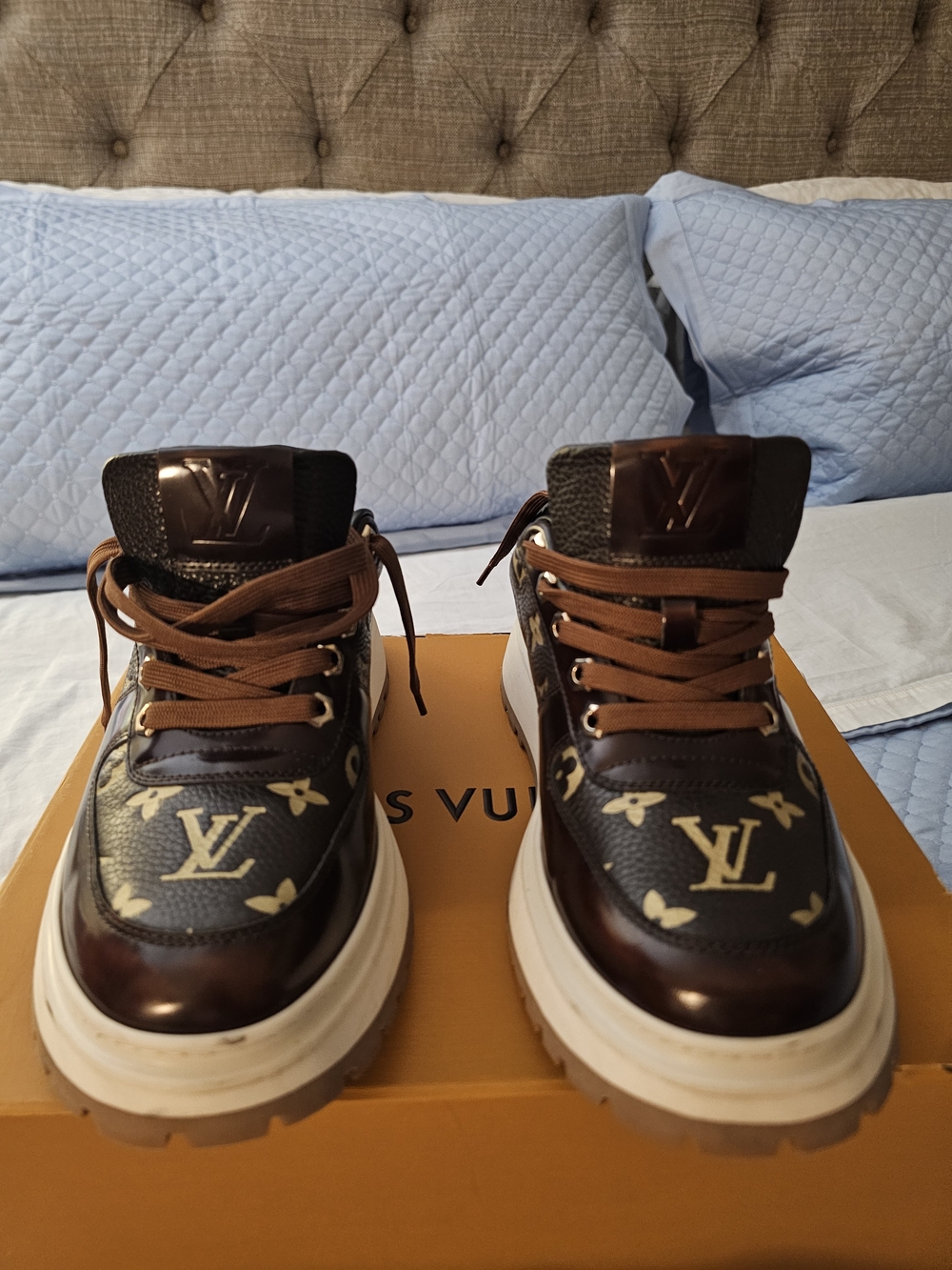 Louis Vuitton Monogram Brown Leather Sneakers - Blue/Beige Monogram Size 40 / 9
